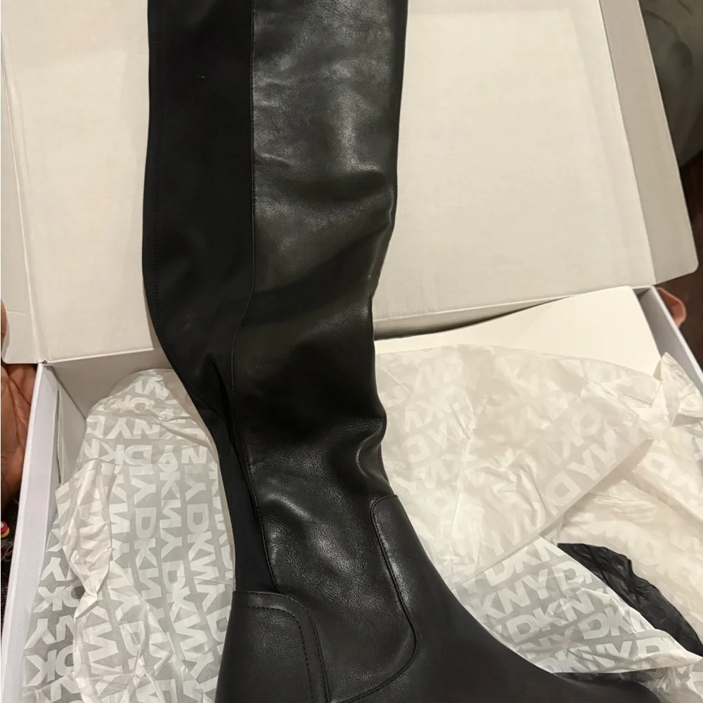 New DKNY Women's Winsloe Over the Knee Block Heel Boots size 9.5